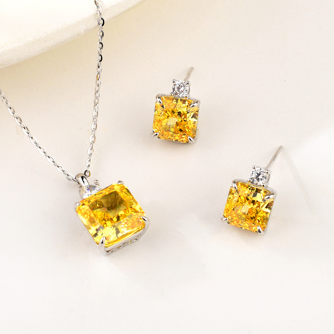 YELLOW CRUSHED ICE SET