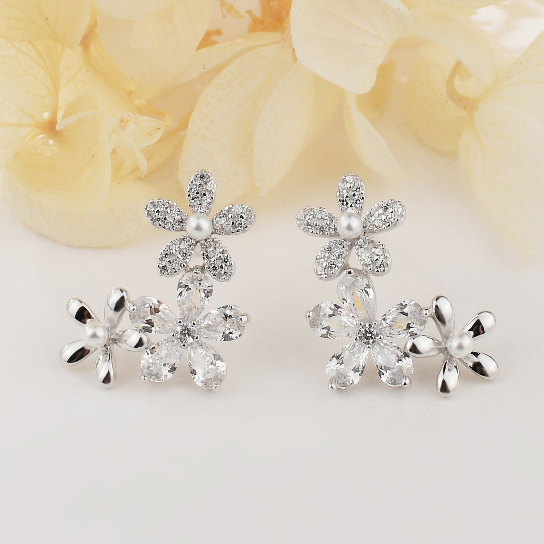Ежедневни сребърни обеци цветя 2700000065129 | колекция Delicate Silver