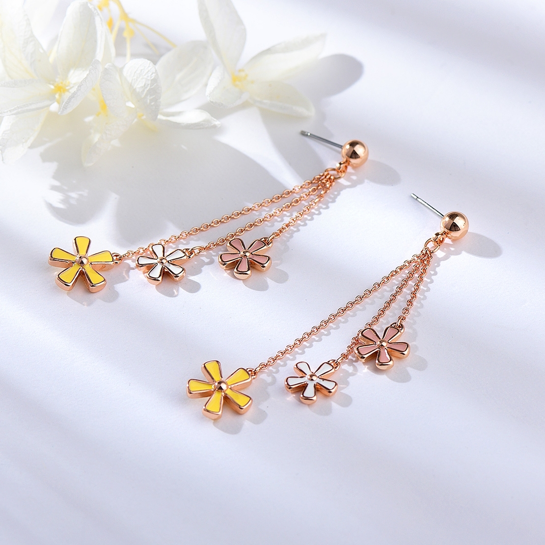 Обеци розово позлатяване цветя с бижутериен лак 2000000080048 | Колекция Rose Gold