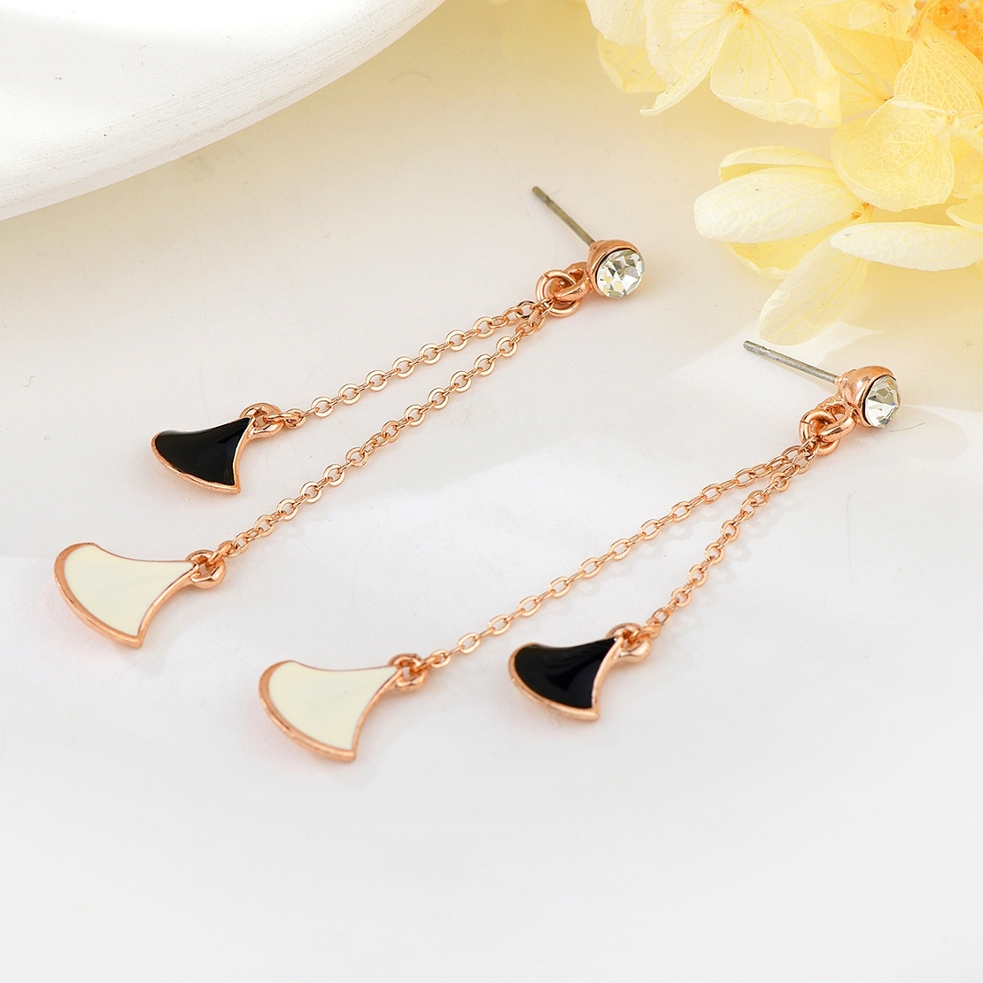 Обеци розово позлатяване висящи черно и бяло | Колекция Rose Gold