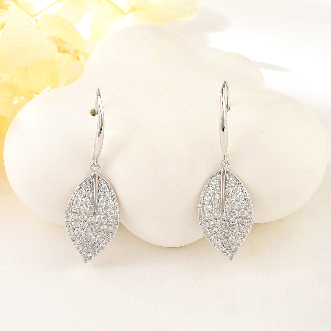 Сребърни обеци Листа с родий | колекция Delicate Silver