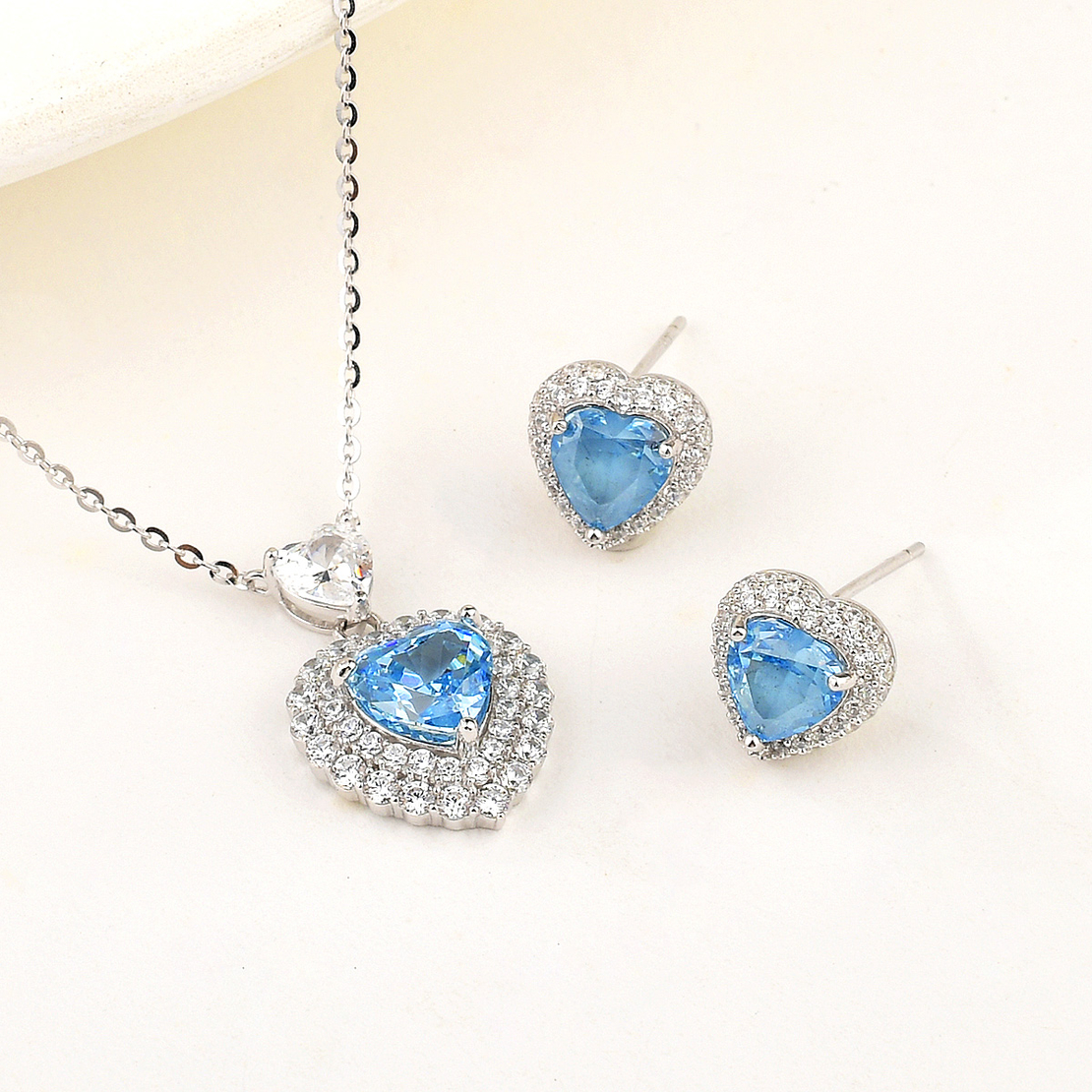 BLUE HEARTS CRUSHED ICE SET