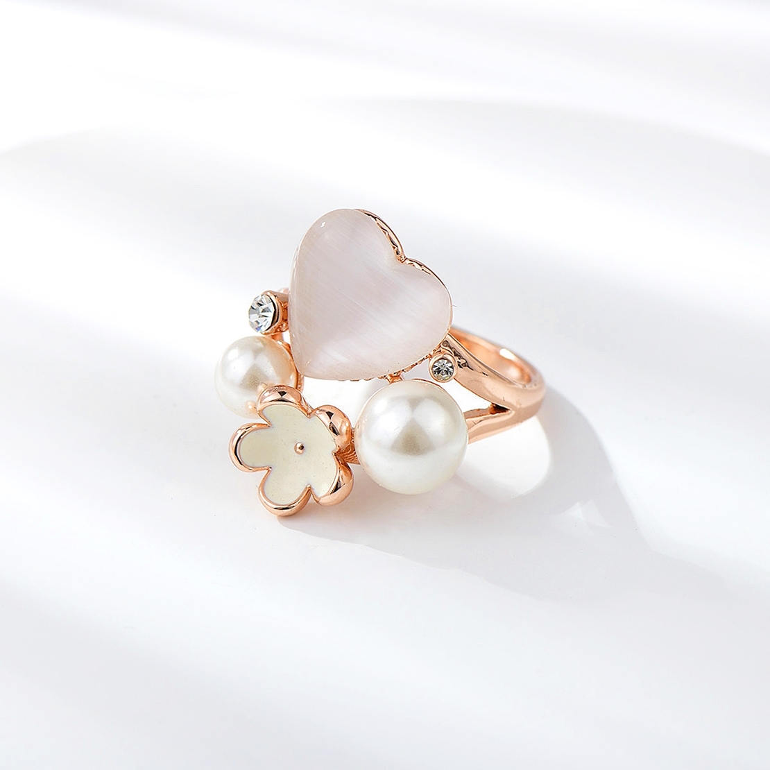 Пръстен розово позлатяване сърце с перли | Колекция Rose Gold