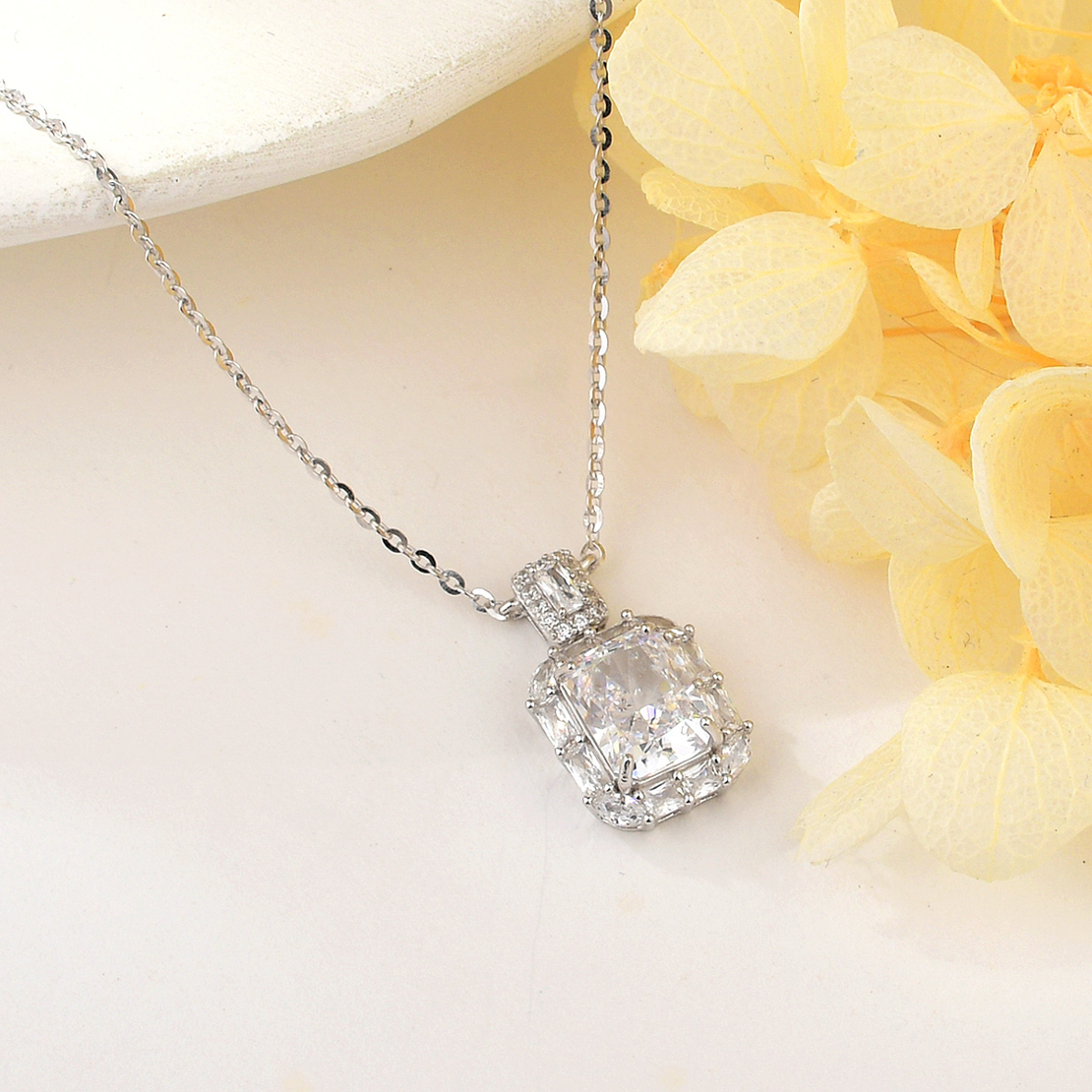 CRYSTAL SHINE CRUSHED ICE NECKLACE