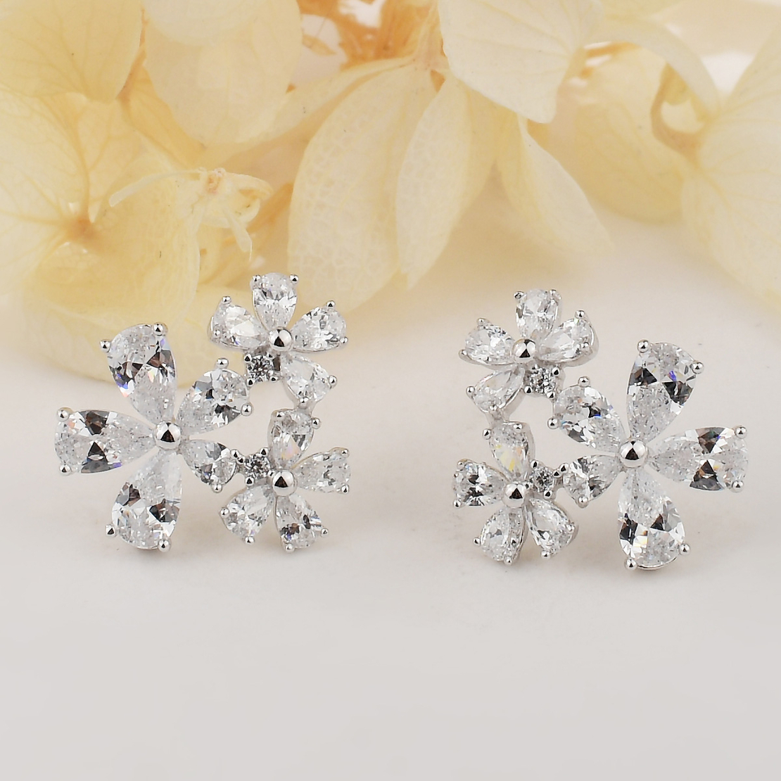 Ежедневни сребърни обеци цветя 2700000063224 | колекция Delicate Silver