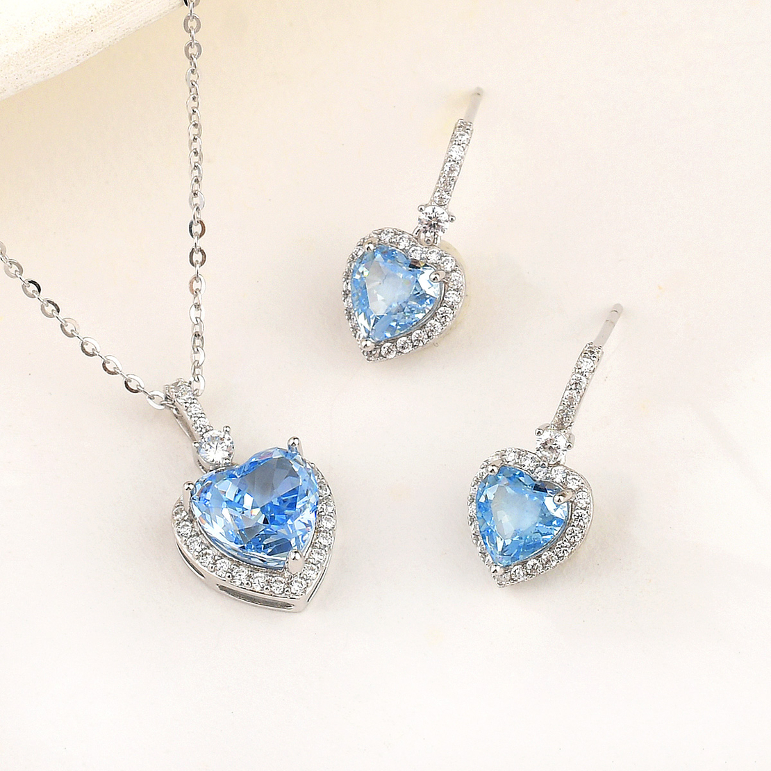 BLUE HEARTS CRUSHED ICE SET