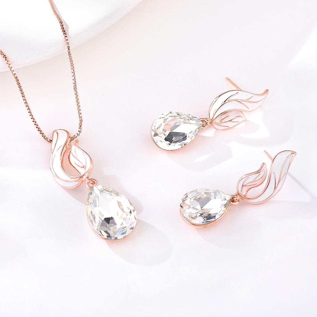 Комплект розово позлатяване бели кристали с филизи | Колекция Rose Gold