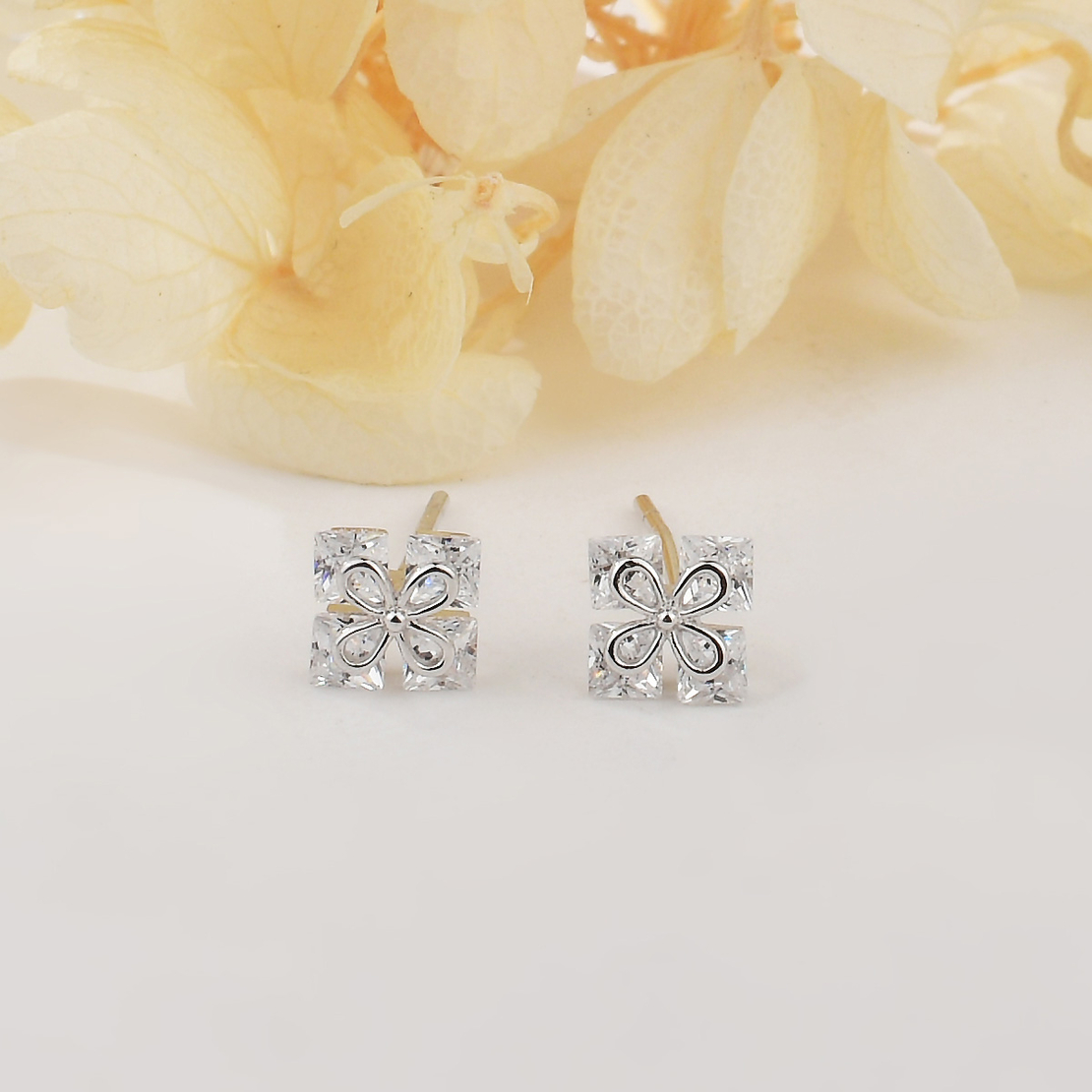 Сребърни обеци по ухото цветя 2700000065075 | колекция Delicate Silver