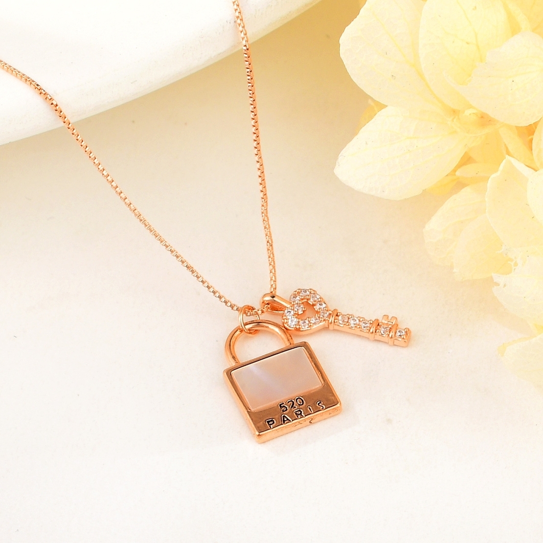 LOCKER NECKLACE ROSE GOLD PLATING