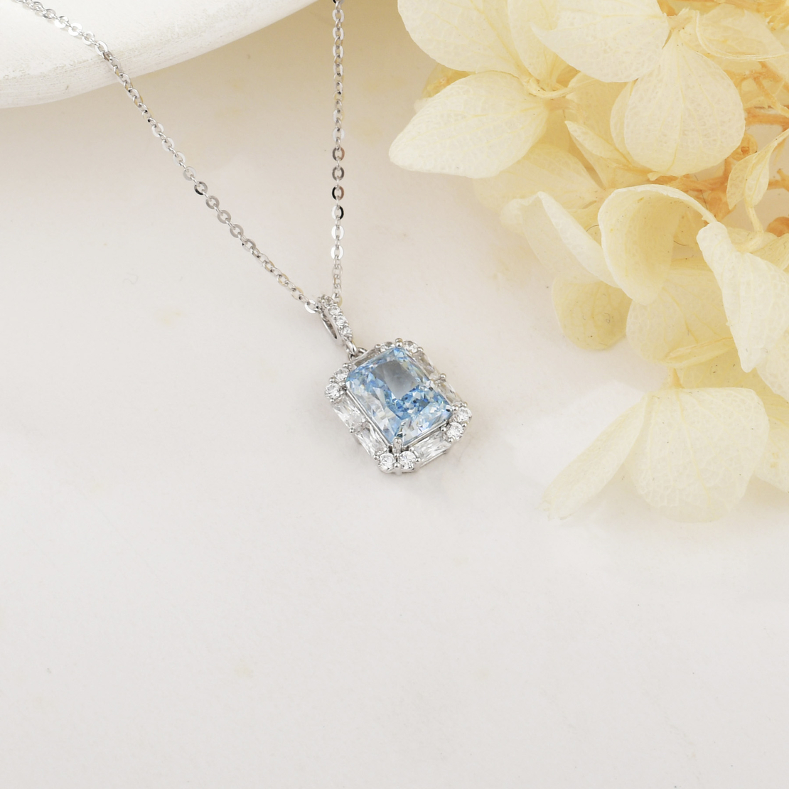 CRYSTAL SHINE CRUSHED ICE NECKLACE