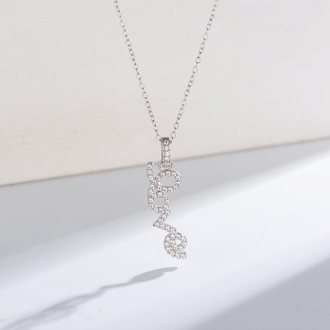 Нежно сребърно колие Love | колекция Delicate Silver
