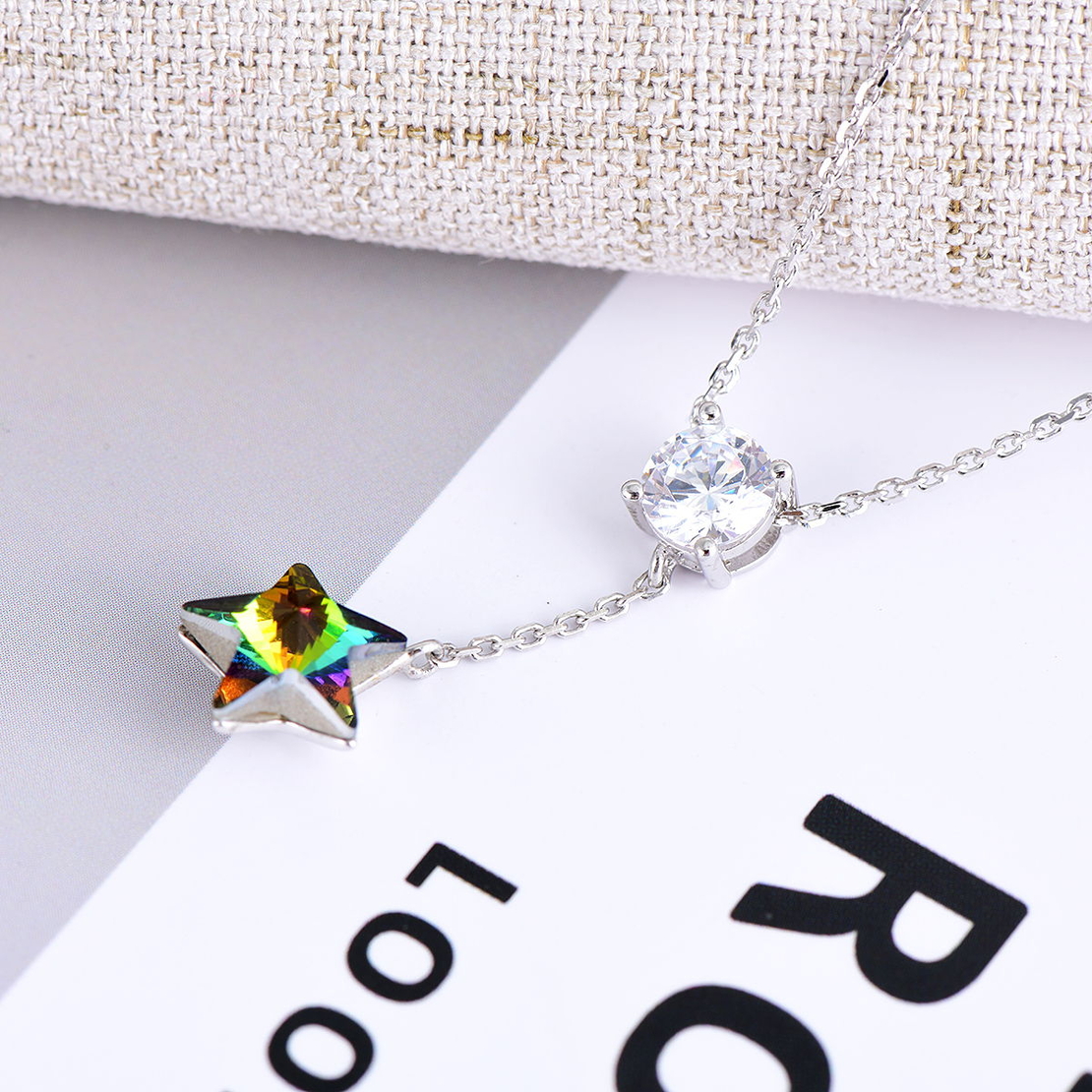 Сребърно колие звезда и кристал Swarovski 2700000011607 | колекция Delicate Silver