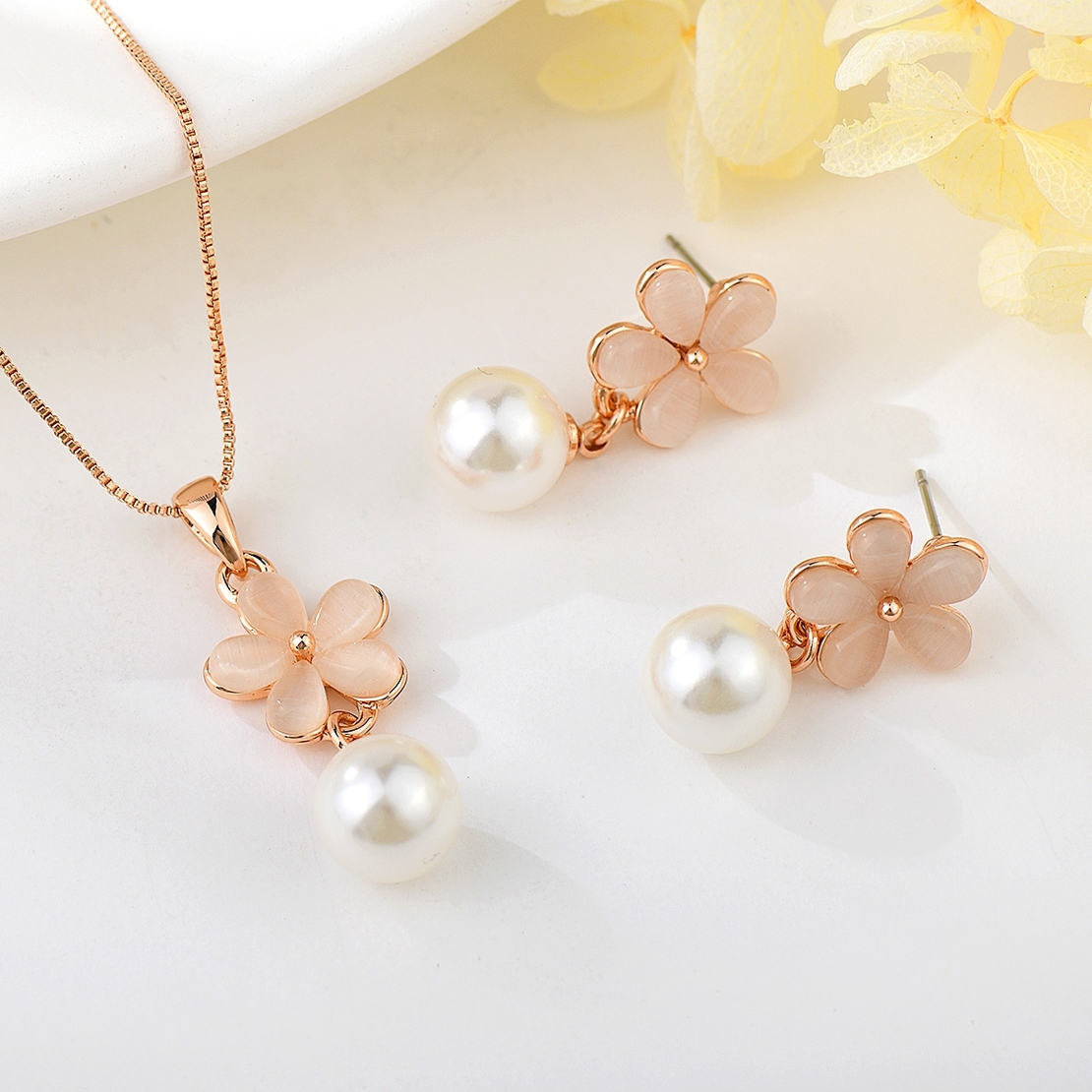 Комплект розово позлатяване цвете с перла | Колекция Rose Gold