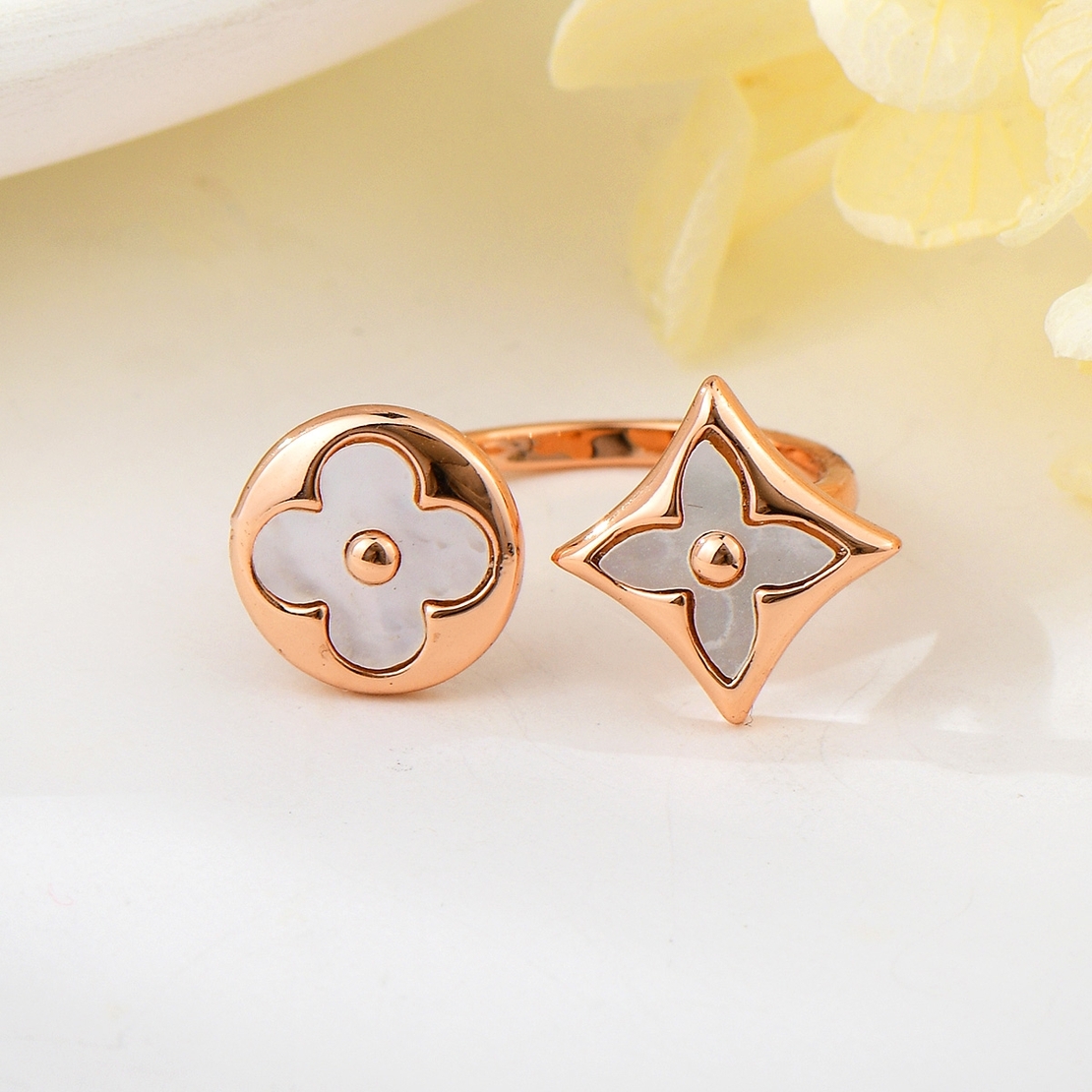 Пръстен розово позлатяване цветя T802518R | Колекция Rose Gold