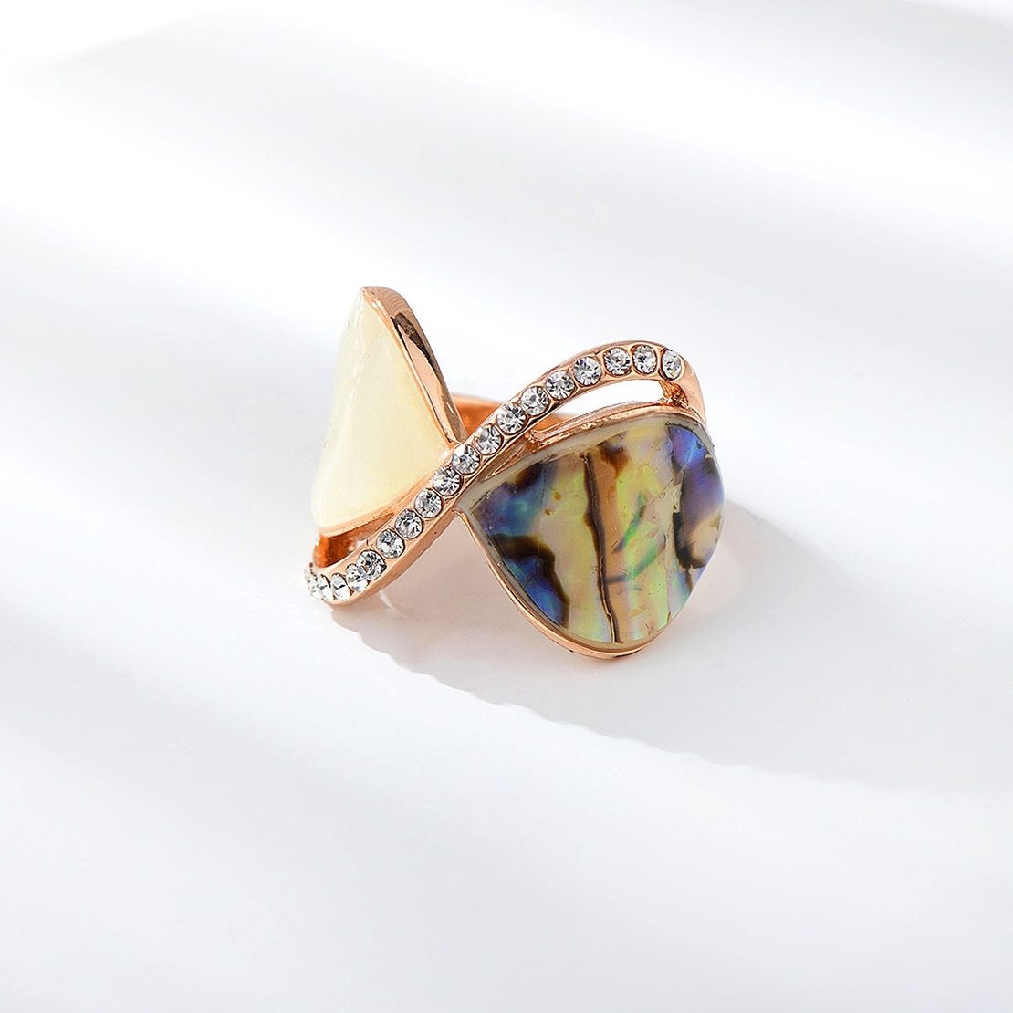 Пръстен розово позлатяване симетрия от седеф | Колекция Rose Gold