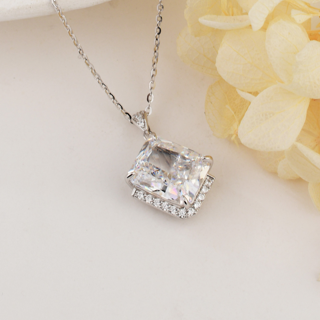 CRYSTAL SHINE CRUSHED ICE NECKLACE