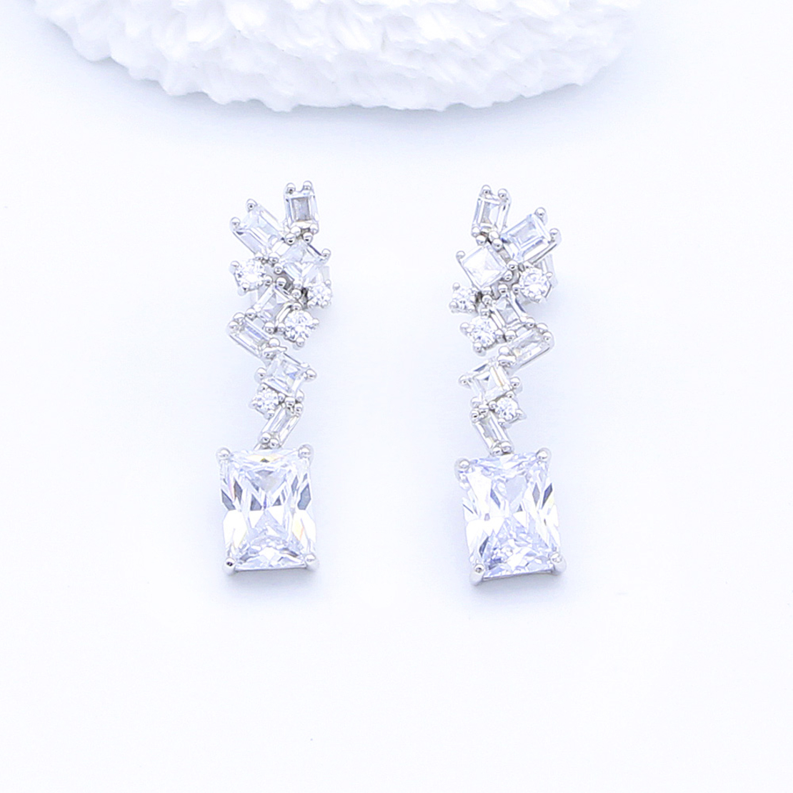 Сребърни обеци с камъни циркон 2700000068250 | Колекция Silver Premium