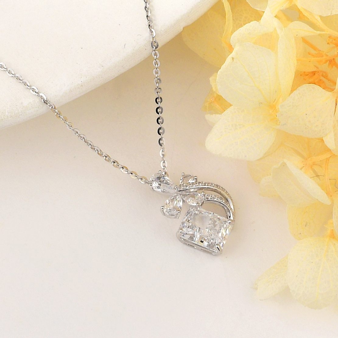 CRYSTAL SHINE CRUSHED ICE NECKLACE