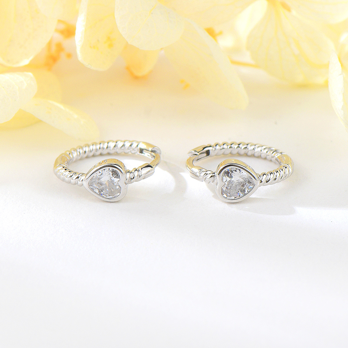 Сребърни обеци Мини халки с родий със сърце | колекция Delicate Silver
