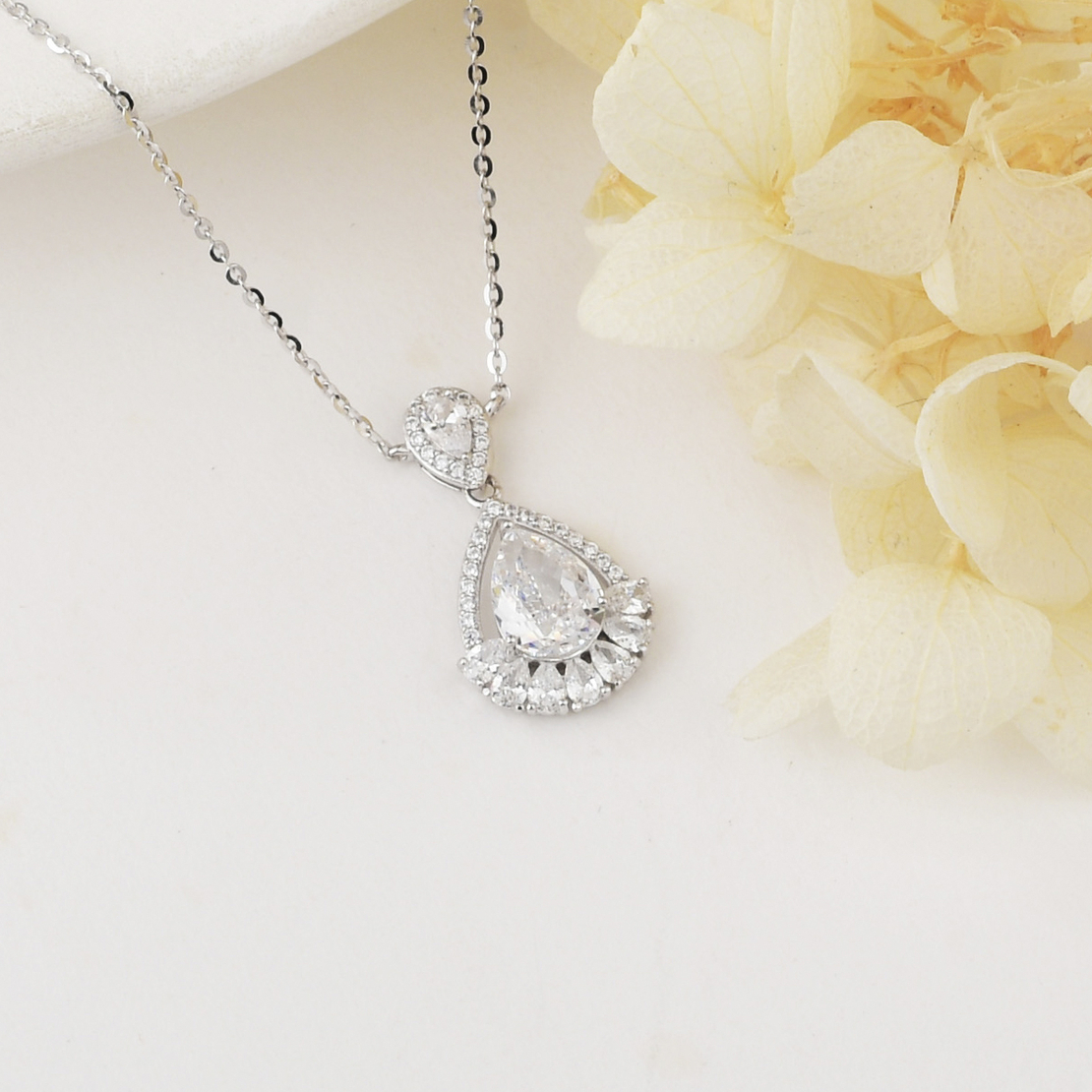 CRYSTAL TEAR DROPS CRUSHED ICE NECKLACE