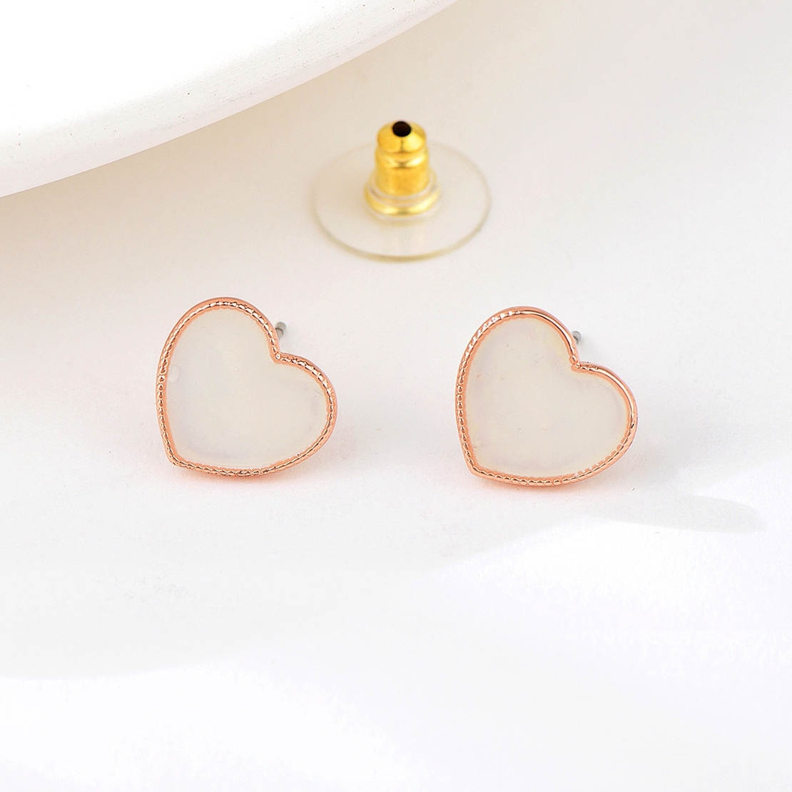Обеци розово позлатяване сърца бял седеф | Колекция Rose Gold