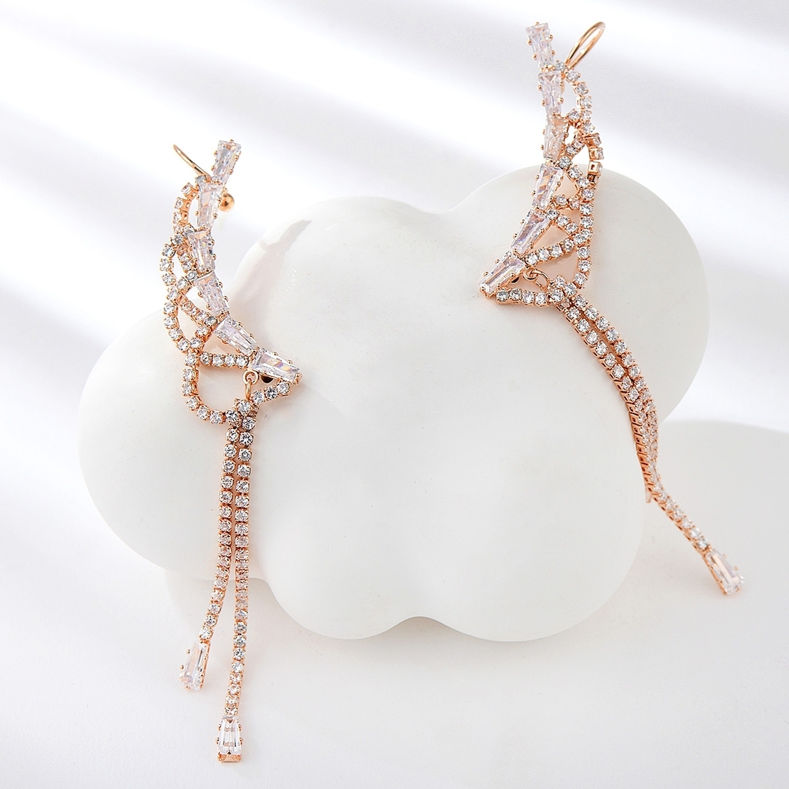 Обеци розово позлатяване плетеница с кристали Swarovski | Колекция Rose Gold