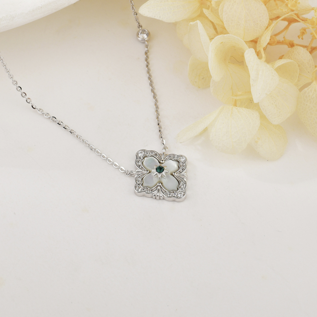 Нежно сребърно колие красиво цвете | колекция Delicate Silver