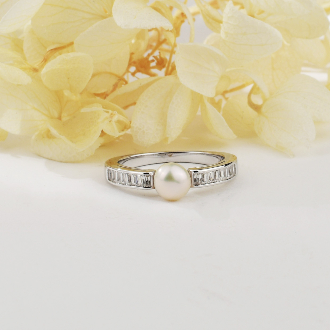 Сребърен пръстен с перла | колекция Delicate Silver