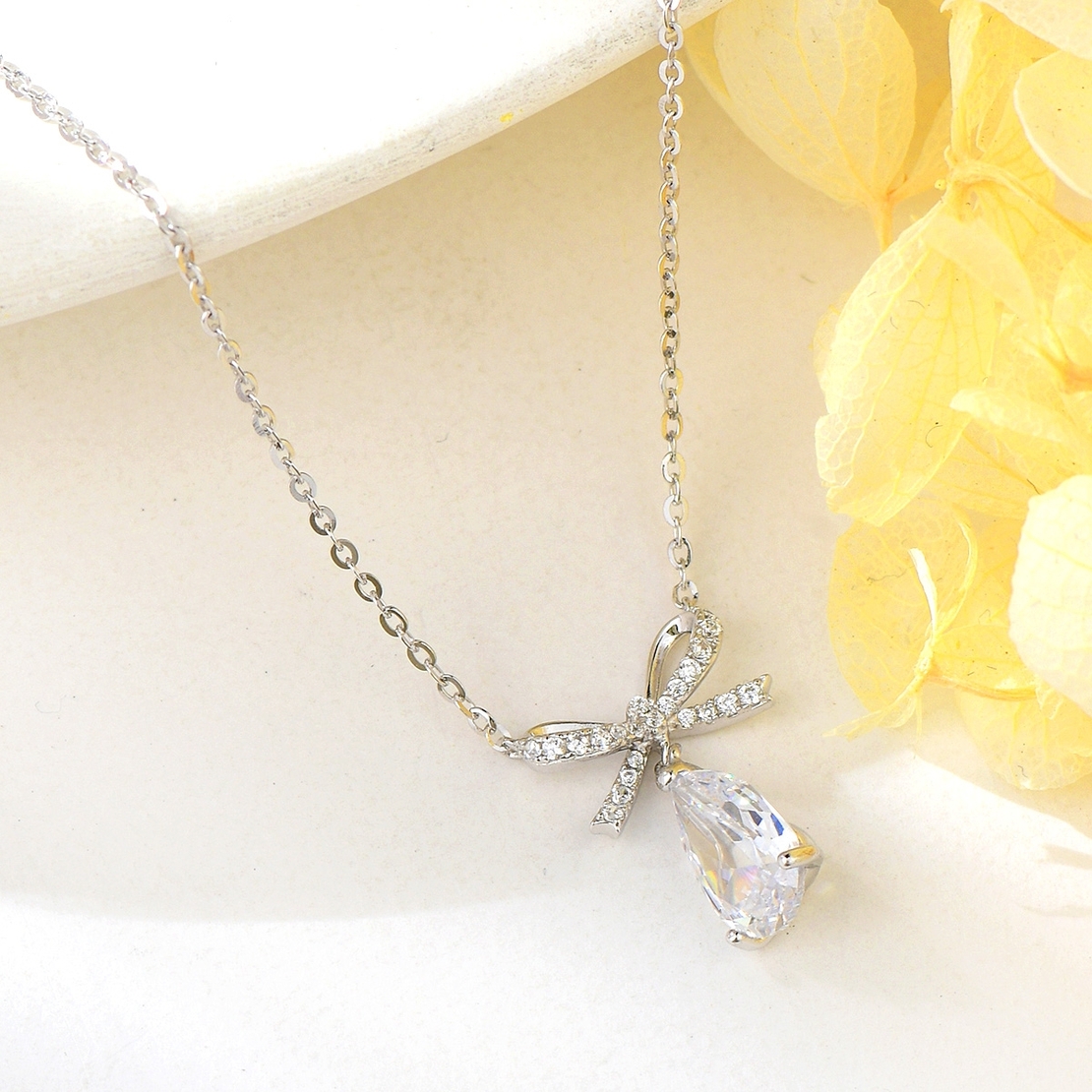 Сребърно колие Панделка с кристал | колекция Delicate Silver
