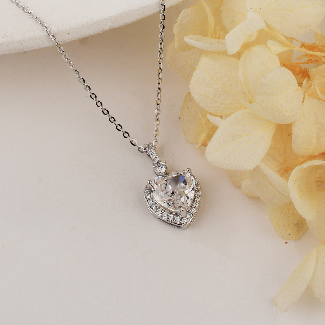 CRYSTAL HEART CRUSHED ICE NECKLACE