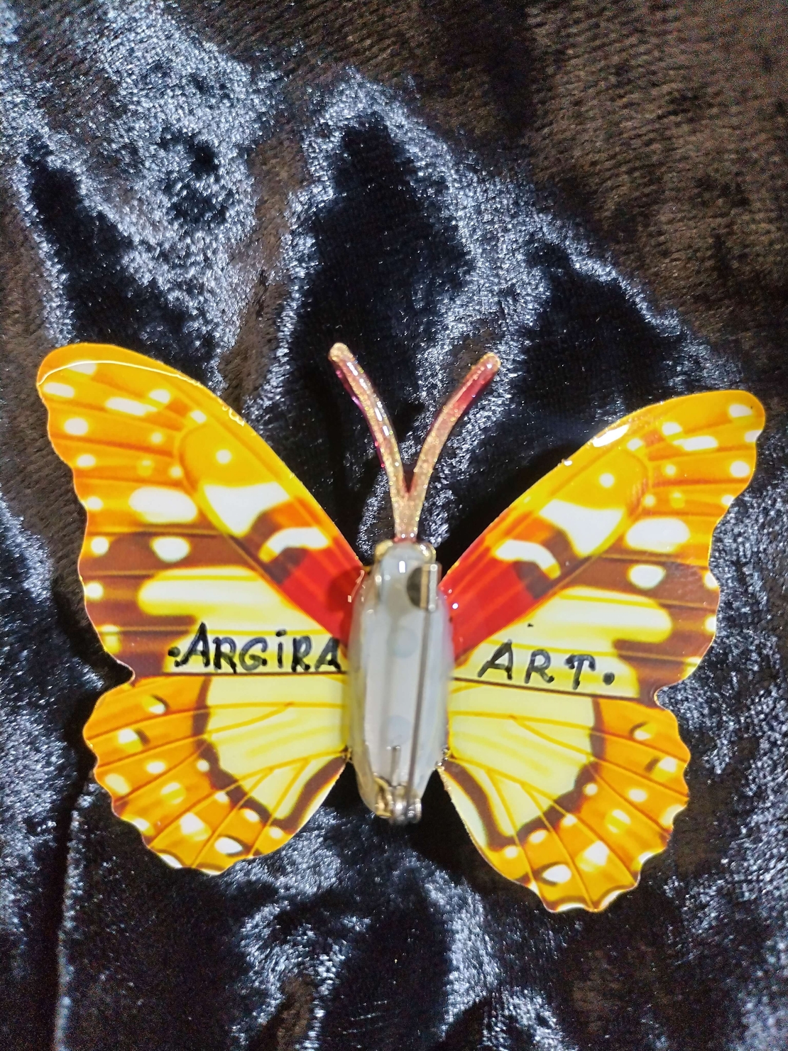 Червена пеперуда 🦋