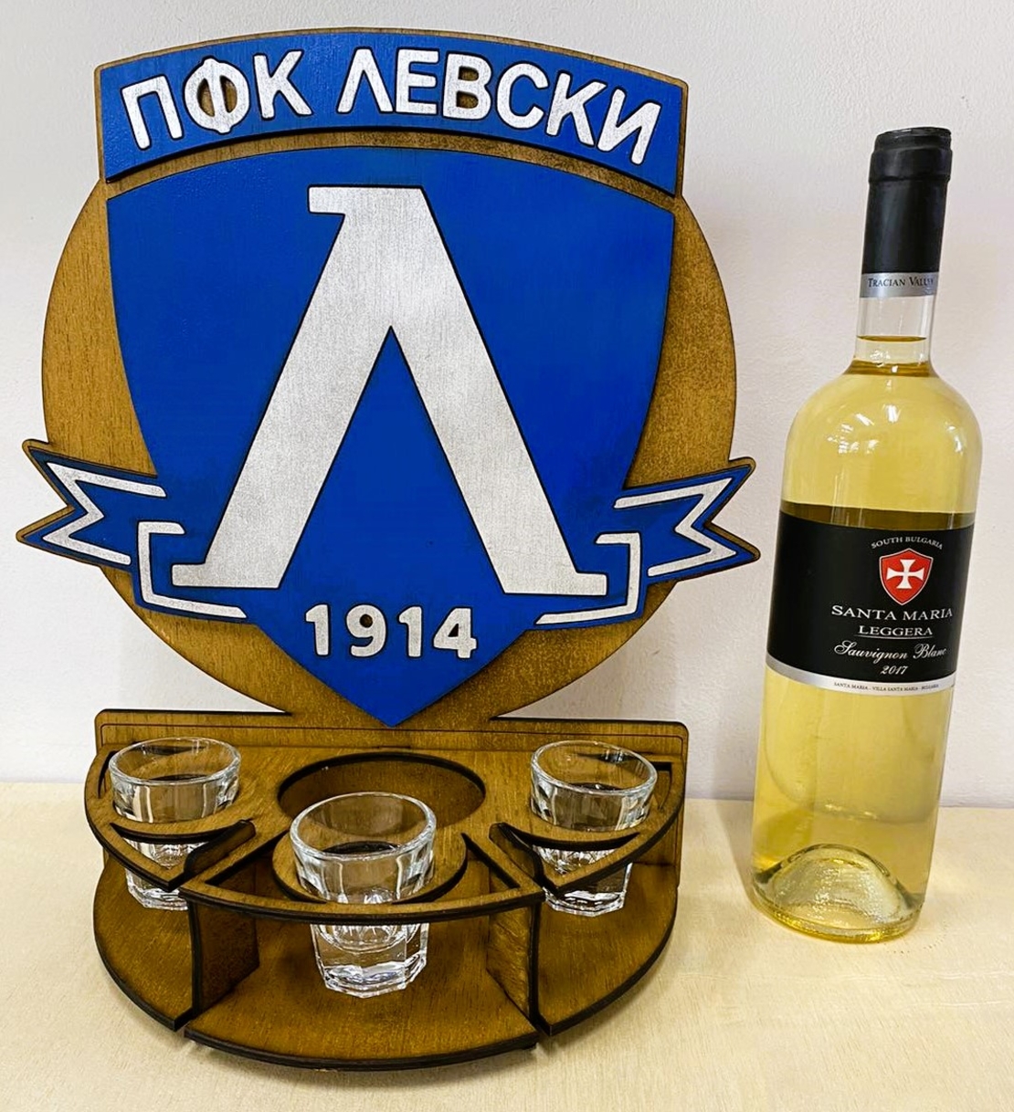 Тематичен дървен мини бар - Левски