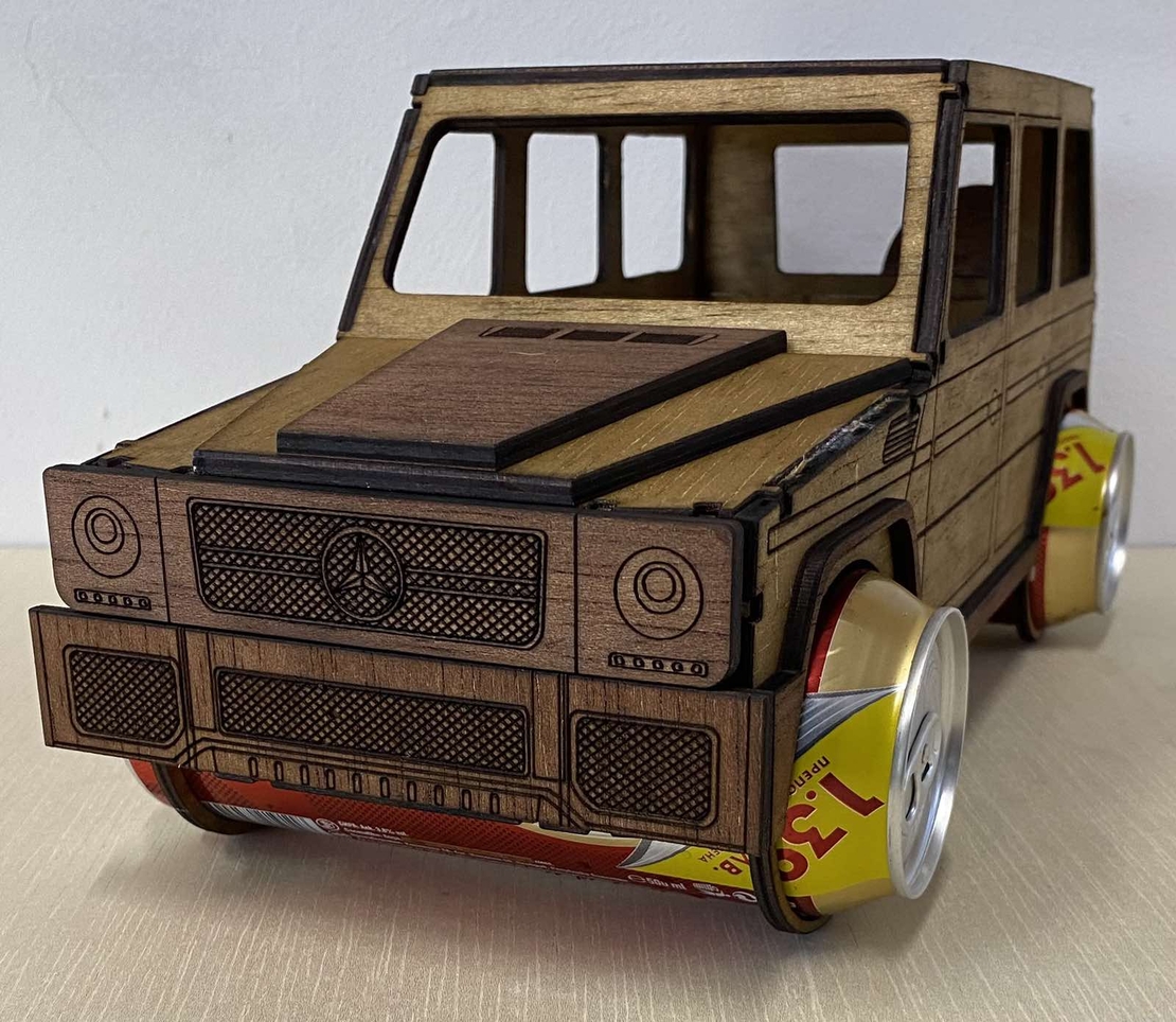 ПЕРСОНАЛЕН МИНИ БАР ЗА 2бр. КЕНА БИРА -ДЖИП  MERCEDES G