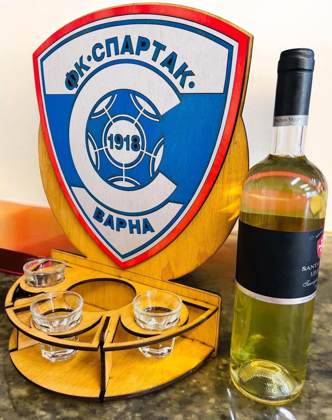 Тематичен дървен мини бар за бутилка алкохол - Спартак Варна