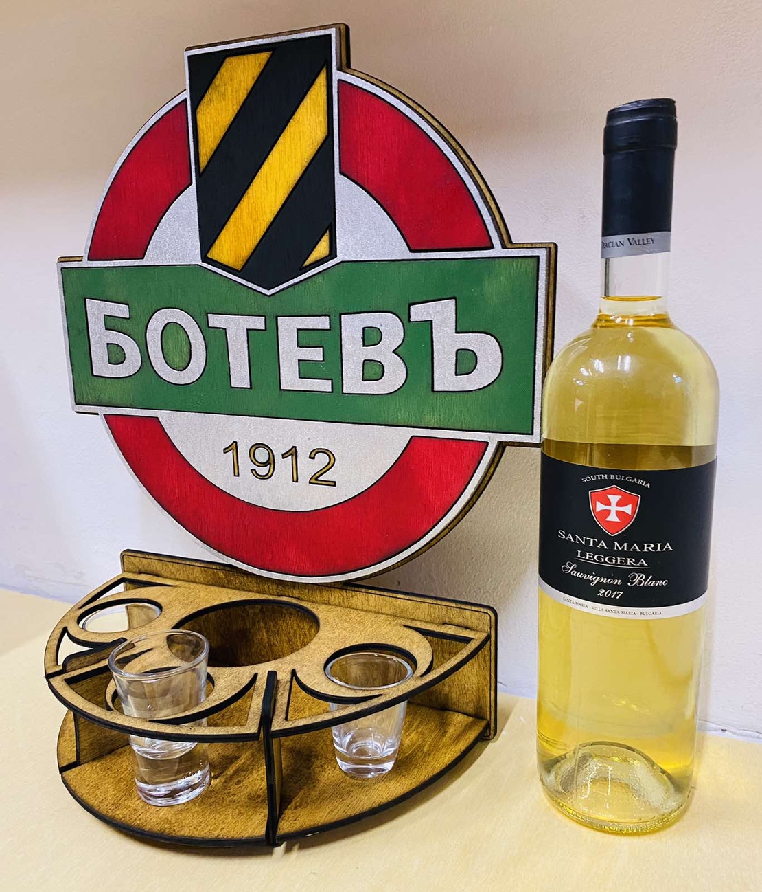 Тематичен дървен мини бар - Ботев