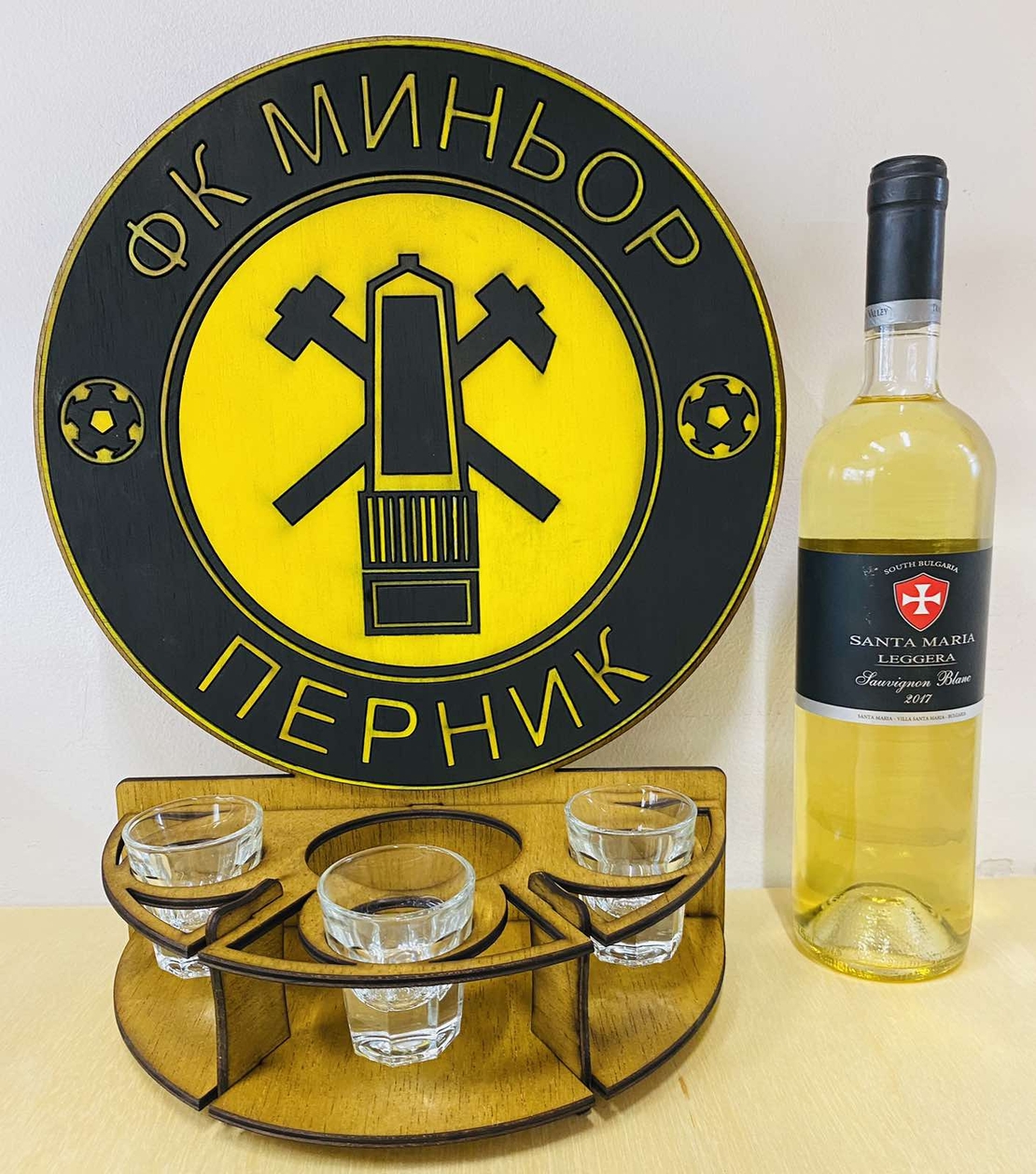 Тематичен мини бар за бутилка алкохол- Миньор Перник