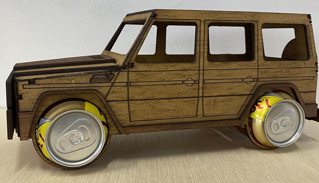 ПЕРСОНАЛЕН МИНИ БАР ЗА 2бр. КЕНА БИРА -ДЖИП  MERCEDES G