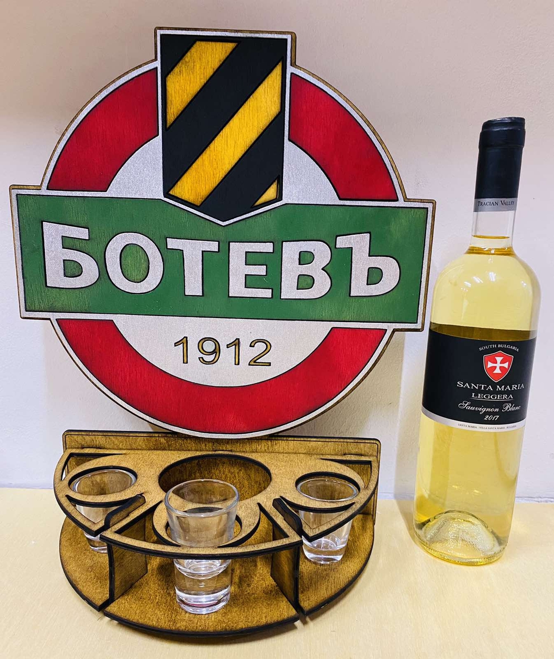Тематичен дървен мини бар - Ботев