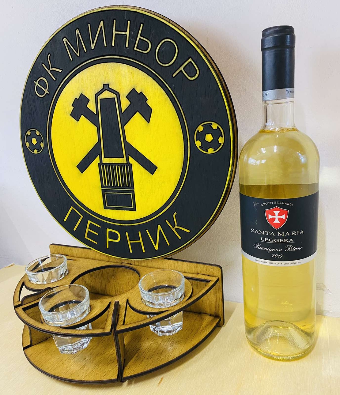 Тематичен мини бар за бутилка алкохол- Миньор Перник