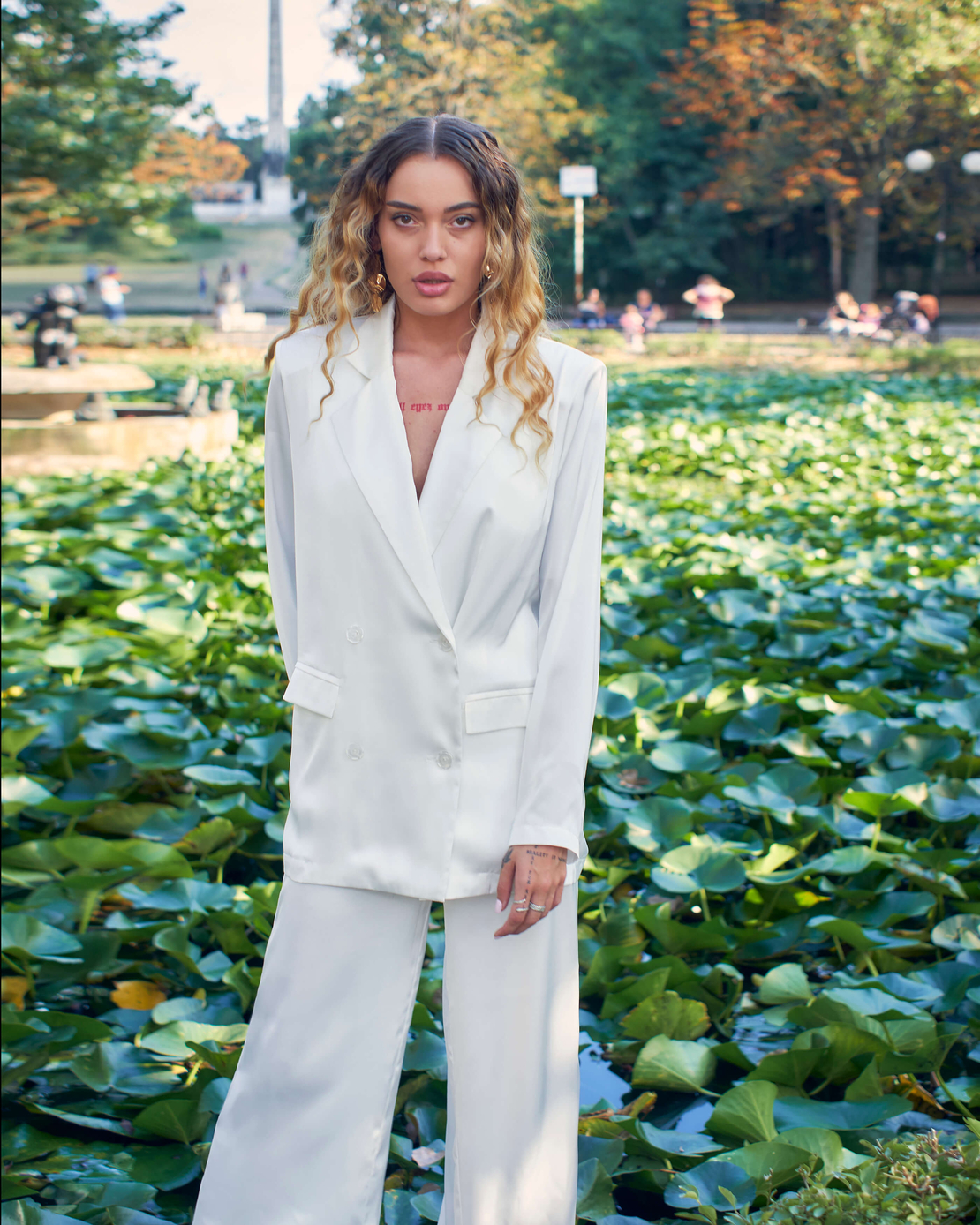 WHITE PEARL SATIN BLAZER