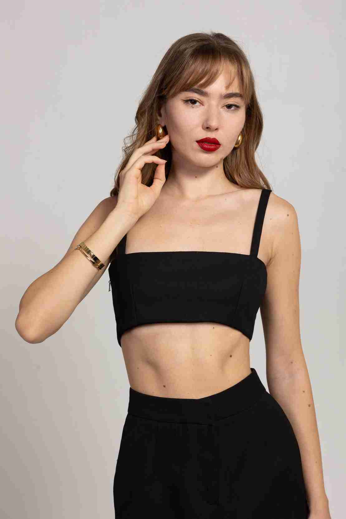 ALLA BLACK CROP TOP