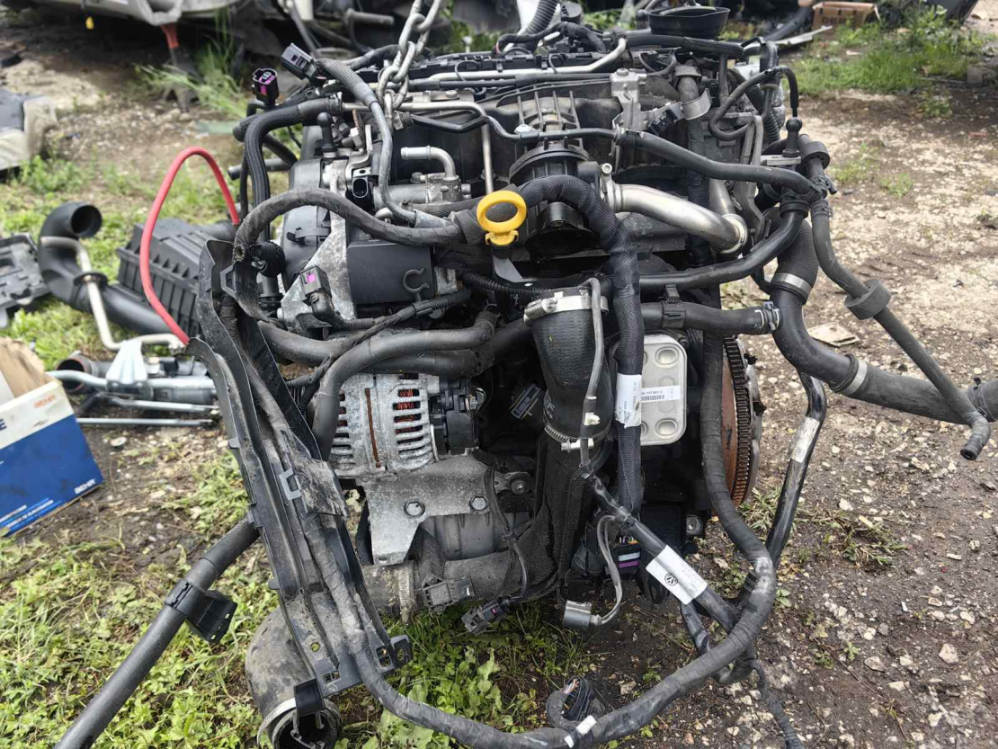 Двигател Vw touran 1.6 tdi 105 hp CAY - Не Оборудван