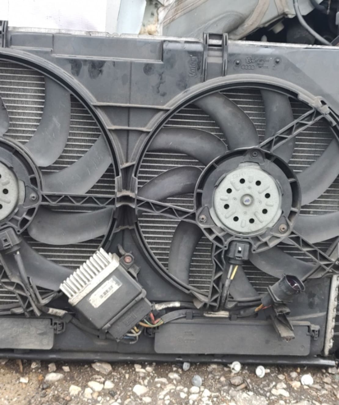 Комплект радиатори с перки - Audi A5 2.0 TFSI / 8K0 121 251 T