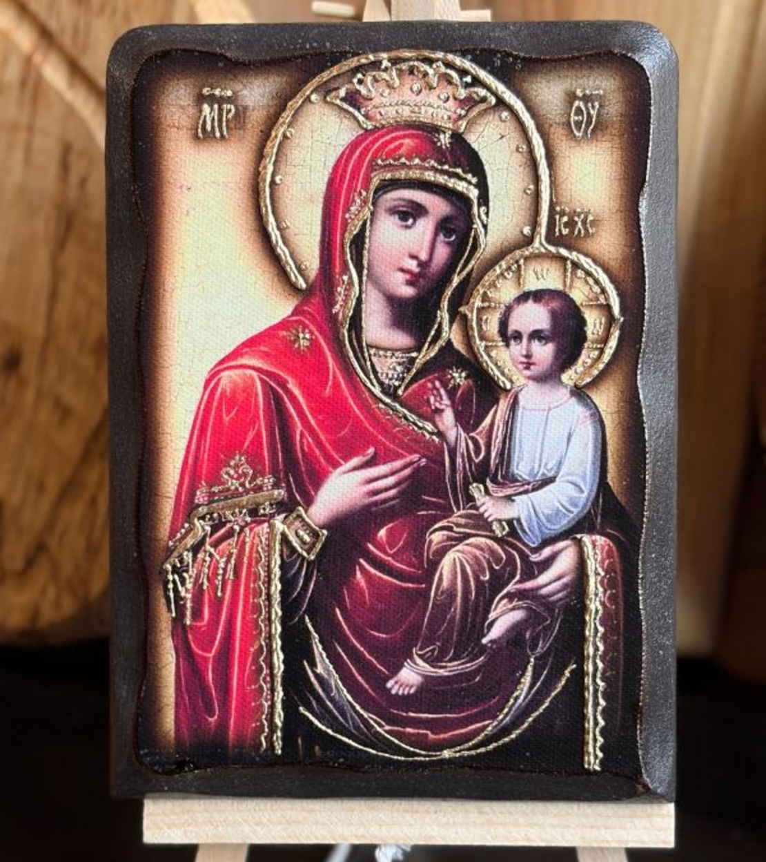 Икона Св. Богородица с Младенеца – закрила за дома