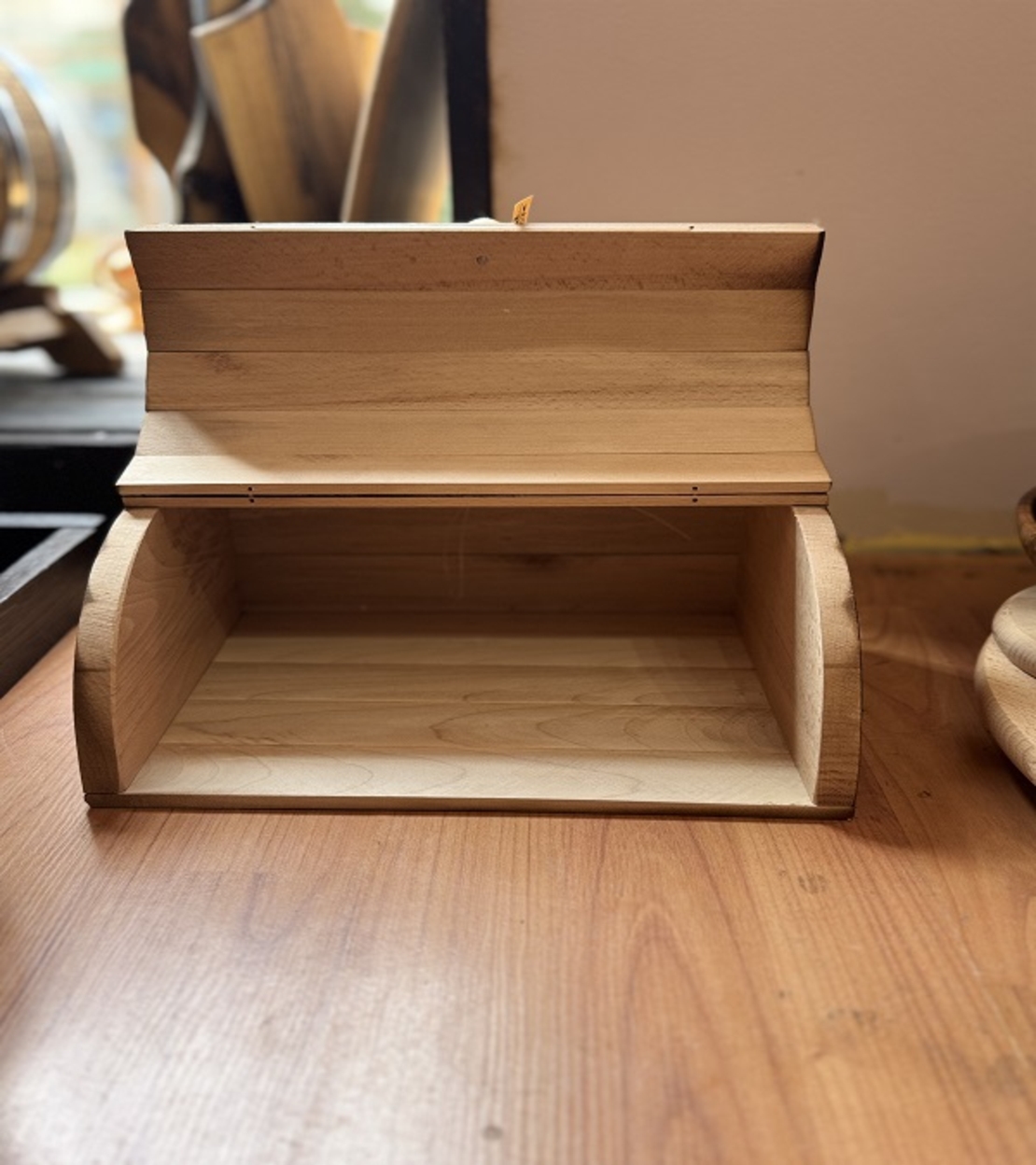 Ръчно изработена декоративна дървена кутия за съхранение – Уют и Ред