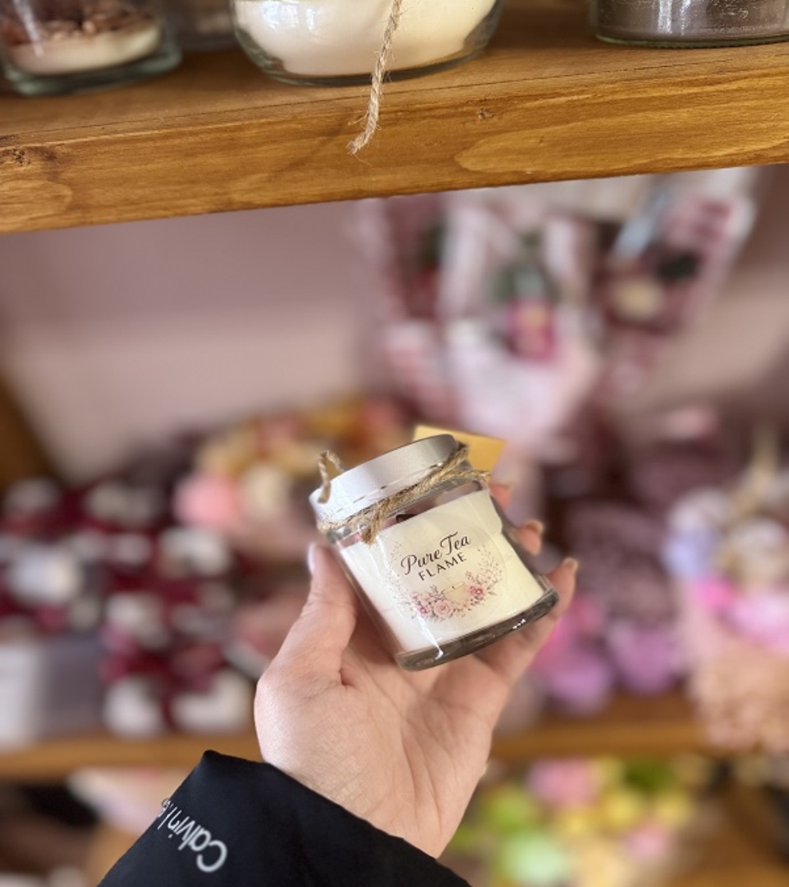 Ръчно изработена ароматна свещ в стъклено бурканче – „Pure Tea Flame“