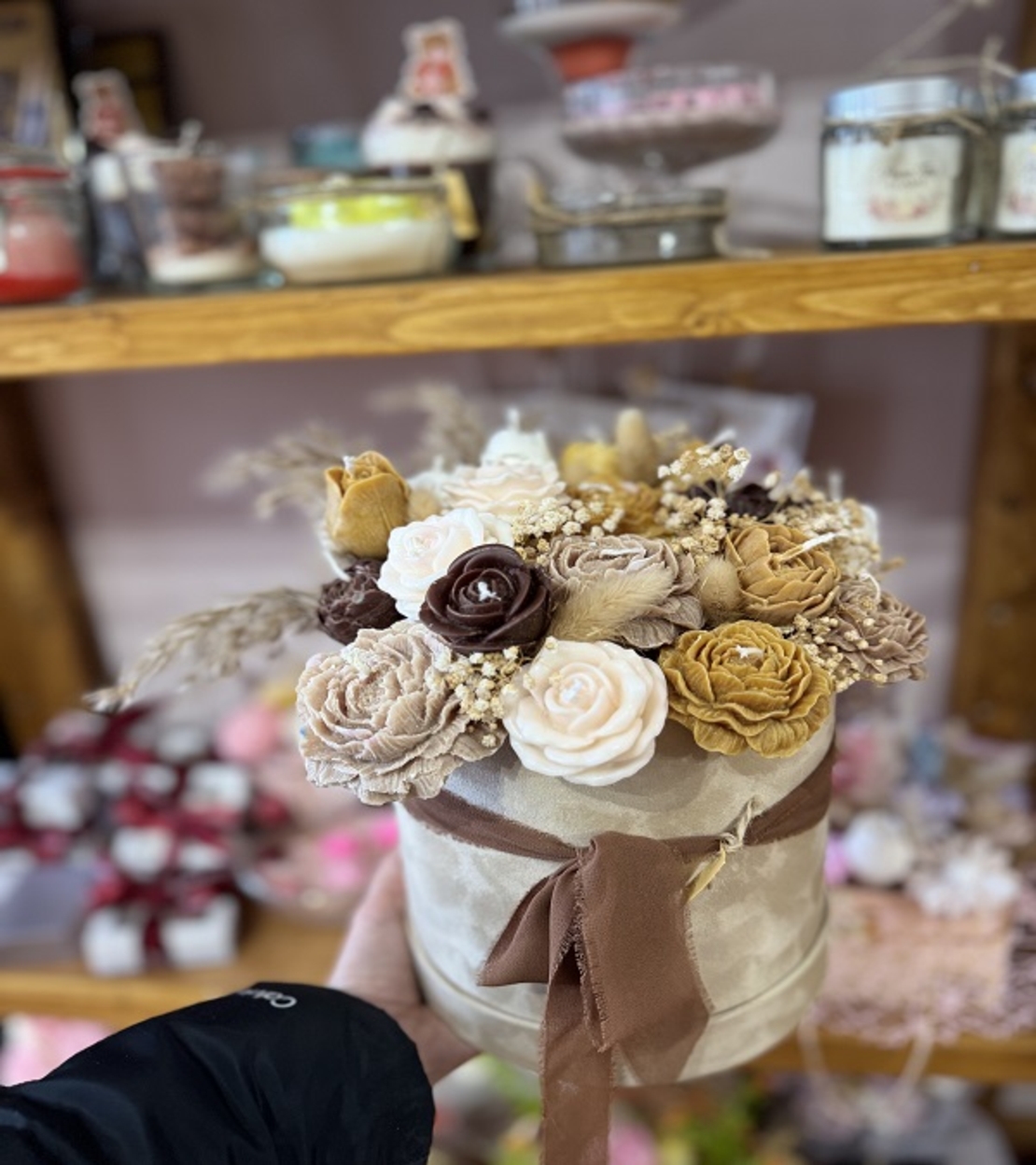 Луксозен аранжиран букет от ароматни свещи – 