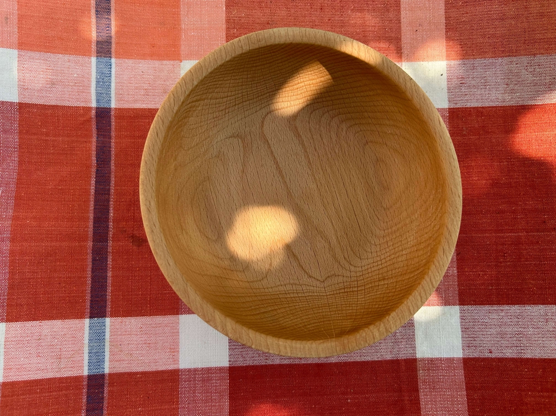 Компактна, но дълбока – дървена купичка