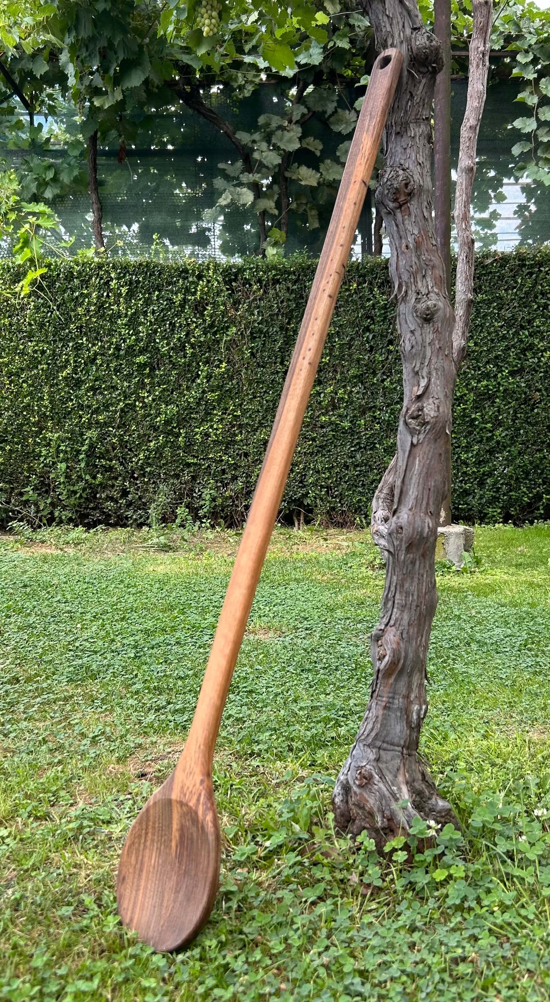 Дълга дървена лъжица