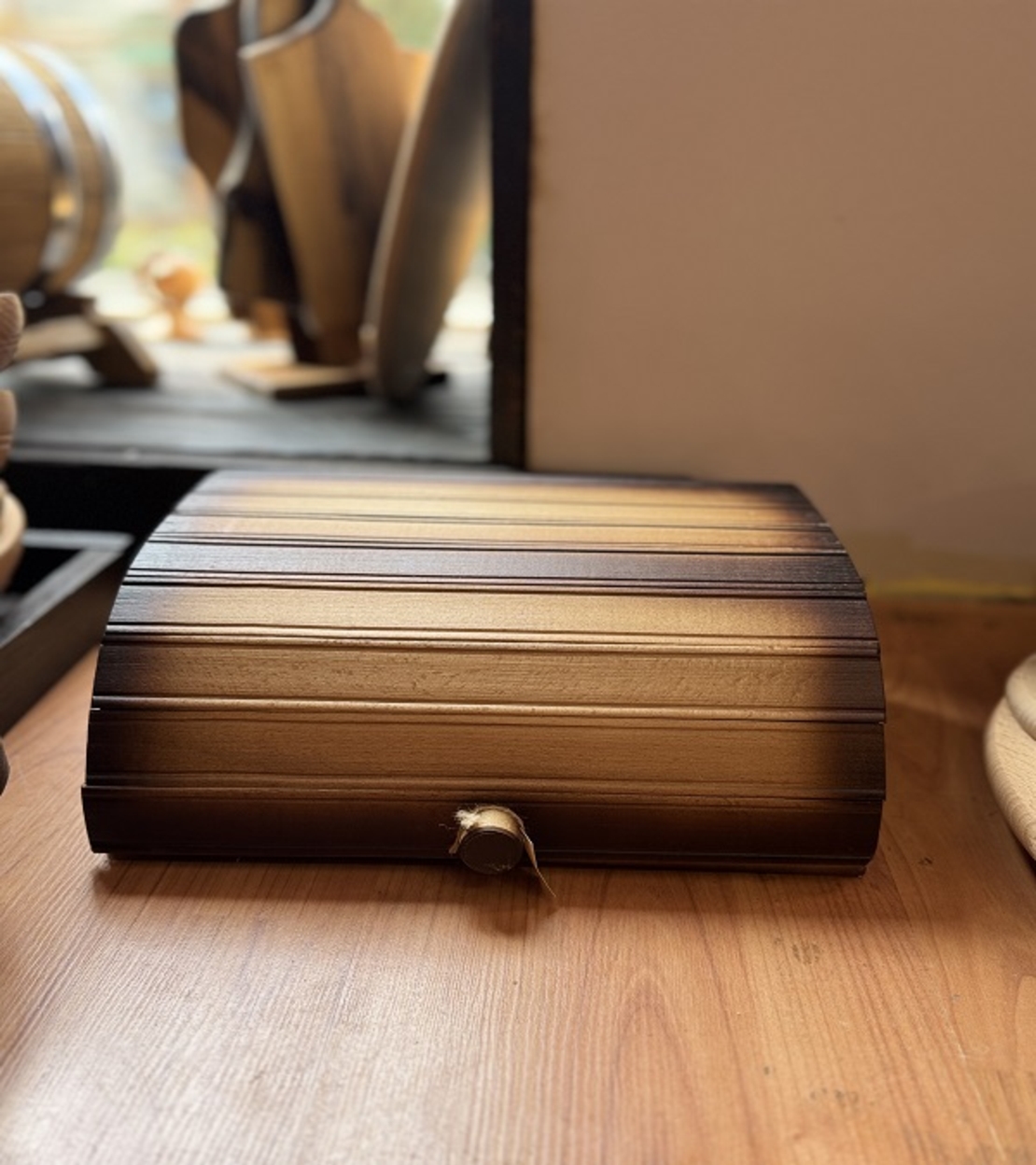 Ръчно изработена декоративна дървена кутия за съхранение – Уют и Ред